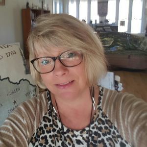 Meet your Posher, Debbie